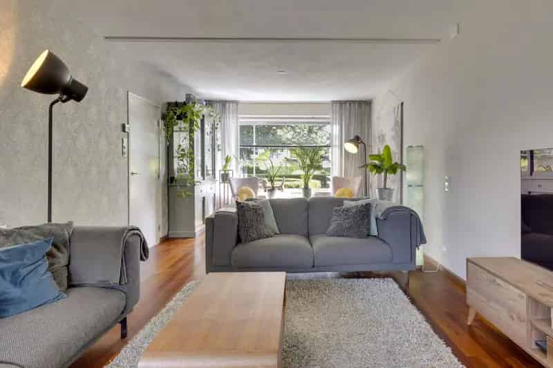 Royale Tweekapper Geleen 5 slaapkamers Grote Garage Zonnepanelen