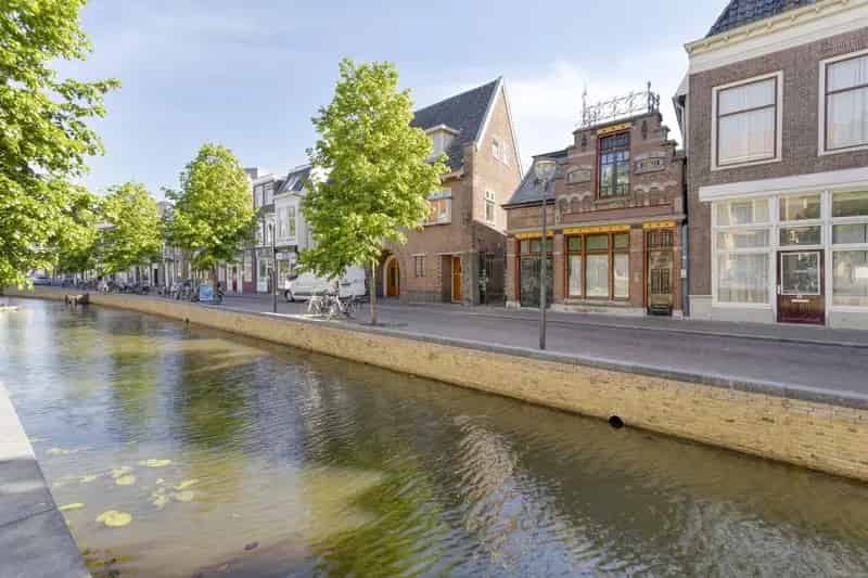 Modern Appartement Leeuwarden Centrum - Eigen Terras en Stadstuin