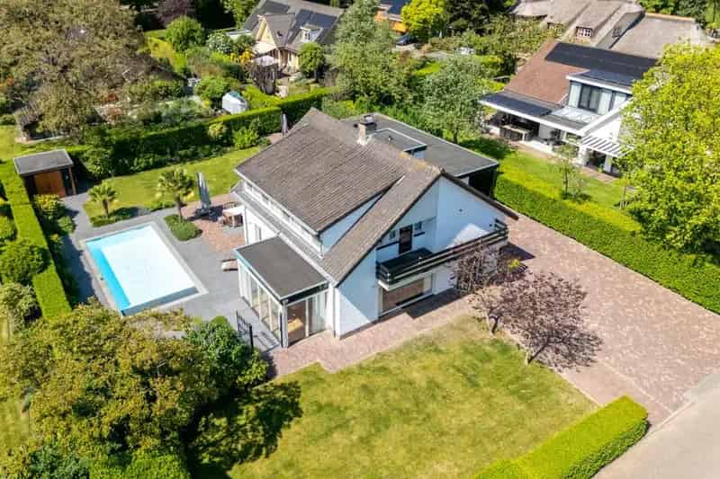 Luxe Villa in Nieuwegein 241m2 4 slaapkamers Zwembad