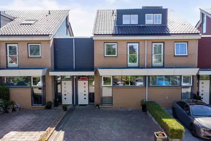 4 Slaapkamers 2 Onder 1 Kapwoning Zoetermeer Luxe Keuken Moderne Badkamer