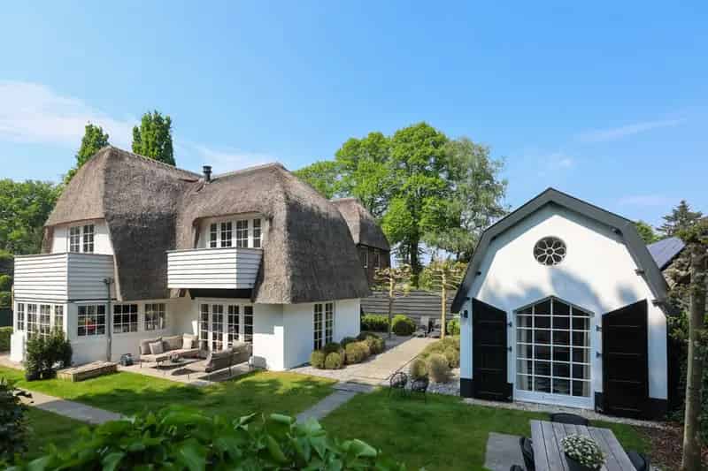Sfeervolle Rietgedekte Villa Blaricum 208m2