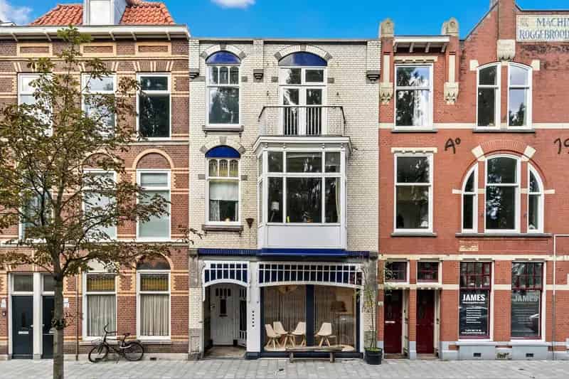 Dubbel Bovenhuis Zeeheldenkwartier 238m2  Bijgebouw