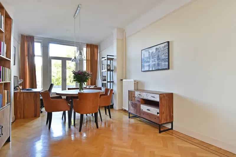 Dubbele Bovenwoning Duinoord: Balkon, Terras & Authentieke Details
