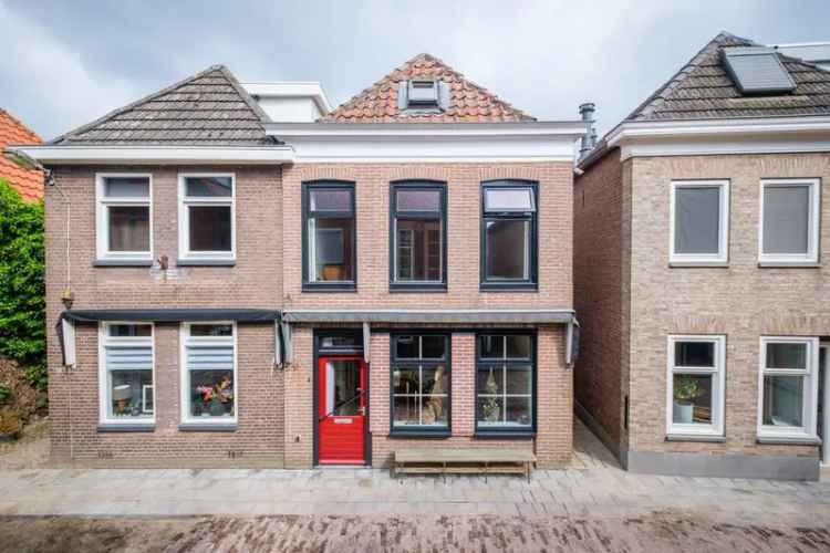 Karakteristieke Stadswoning Genemuiden 175m2 4 slaapkamers