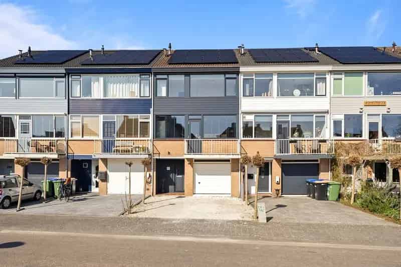 Ruime Drive in woning te Den Helder 4 slaapkamers 170m2