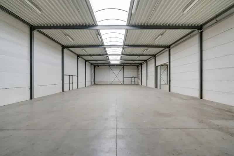 Bedrijfshal te Huur Weert 470m2 Kantoor 36m2