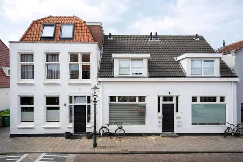 Huis te Koop Wassenaar 4 Slaapkamers 2 Badkamers Gerenoveerd