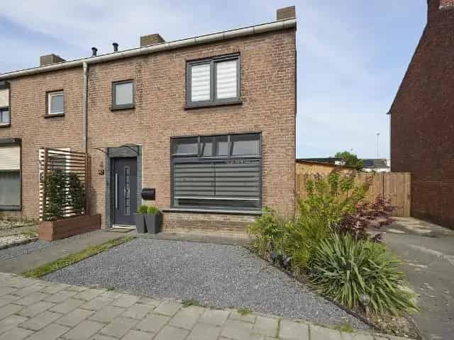 Ruime Gemoderniseerde Woning Sluiskil Levensloopbestendig