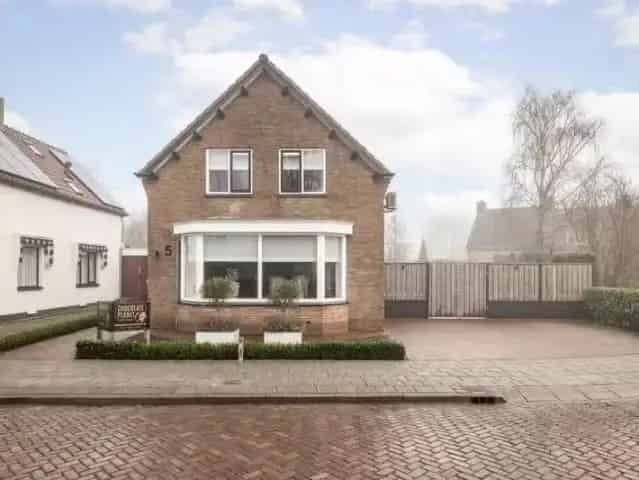 Gerenoveerde Vrijstaande Woning Hoogkarspel met Praktijkruimte