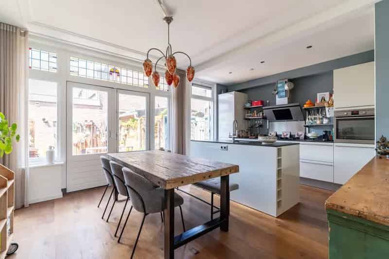 Jaren 30 woning te koop Delft 3 slaapkamers modern gerenoveerd