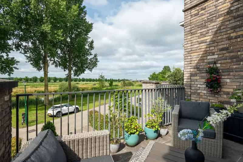 Huis te koop Houten: Ruime gezinswoning met laadpaal en dakterras