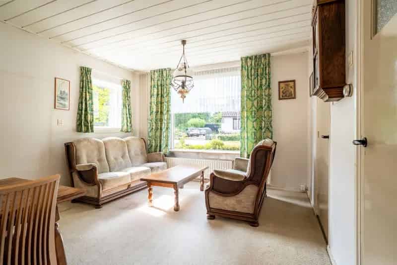 Huis te koop Prinsenbeek: Ruime woning met 4 slaapkamers en renovatiepotentie