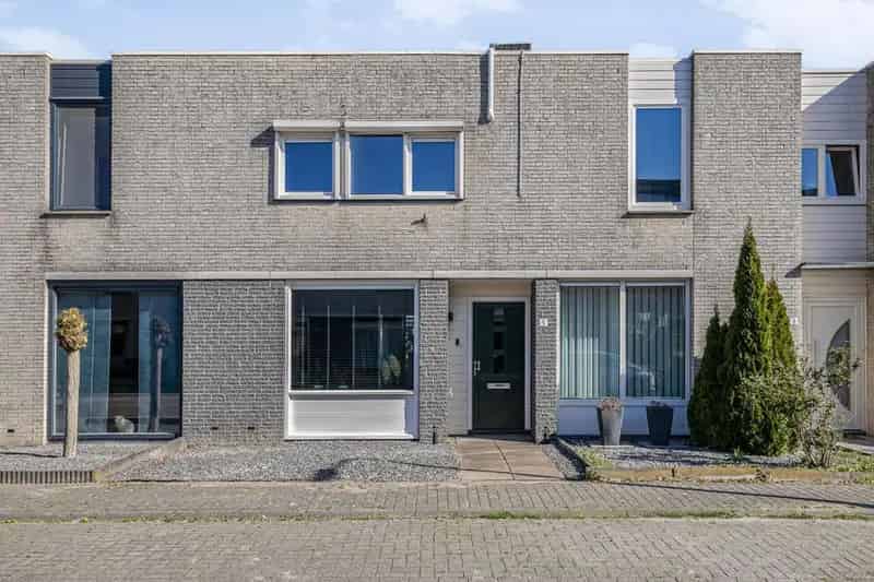 Tussenwoning De Reeshof 3 slaapkamers Zonnepanelen Airco