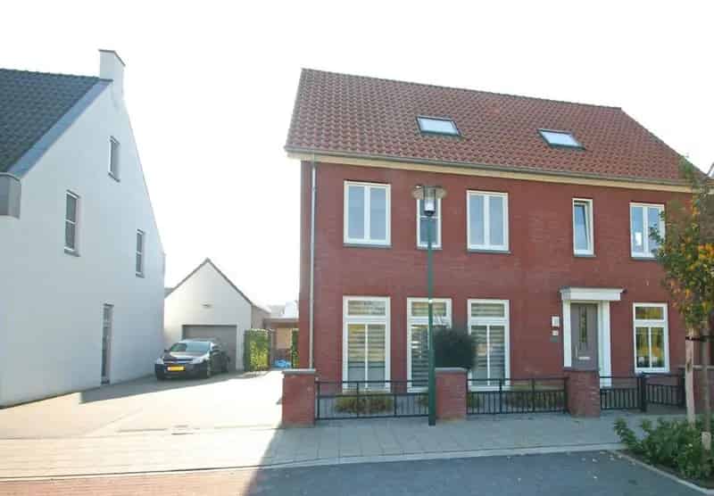 Jonge Landelijke Woning Beek en Donk Nabij Water en Groen