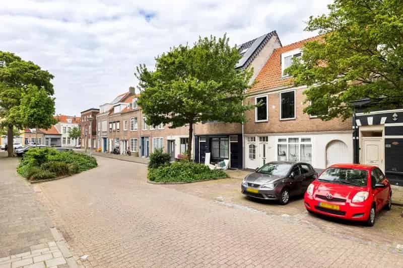 Ruime bovenwoning nabij centrum Vlissingen met dakterras