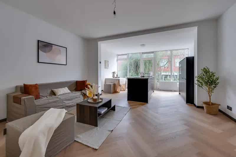 Luxe Benedenwoning Bloemhof 4 Kamers 124m2 Tuin