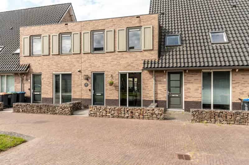 Te Koop: Energiezuinige Tussenwoning in Warande Lelystad