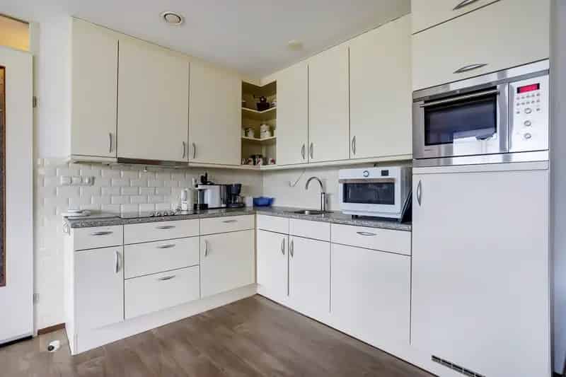 3 Kamer Hoekappartement Hoogvliet Ruim Balkon Kinderboerderij Uitzicht