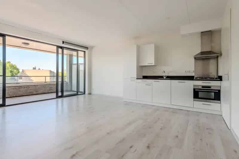 3 Kamer Appartement Amstelveen Middenhoven Zonnige Loggia