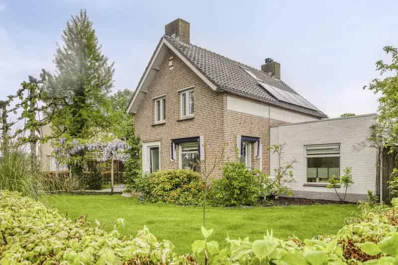 Vrijstaand Familiehuis Heesch Ruime Tuin Garage 4 slaapkamers