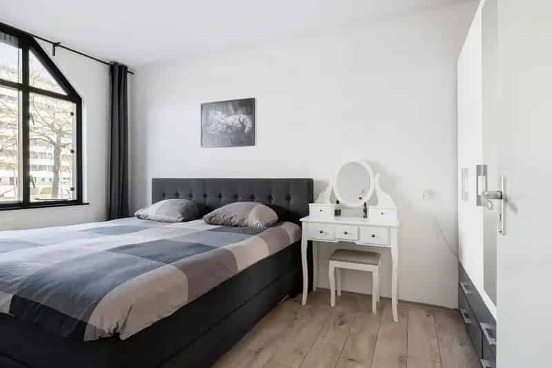 Appartement te koop Rotterdam Centrum: Instapklaar 2-kamer appartement met balkon
