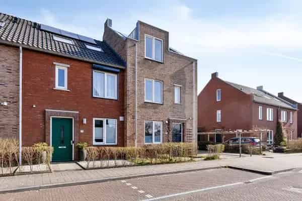 Ruime Hoekwoning 5 Slaapkamers Amsterdam