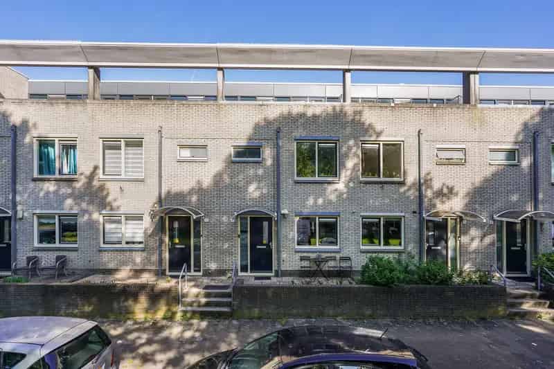 Huis te koop Den Haag Cannenburglaan: Ruime gezinswoning met 4 slaapkamers