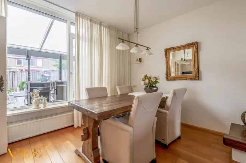 Ruime gezinswoning 5 slaapkamers tuin Overkapping