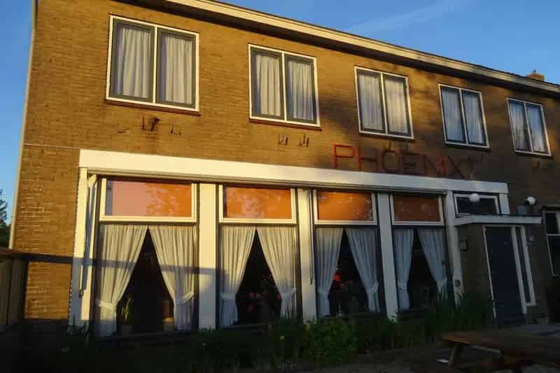 Horecaruimte Jistrum te koop: Boutiquehotel, appartementen of woningen