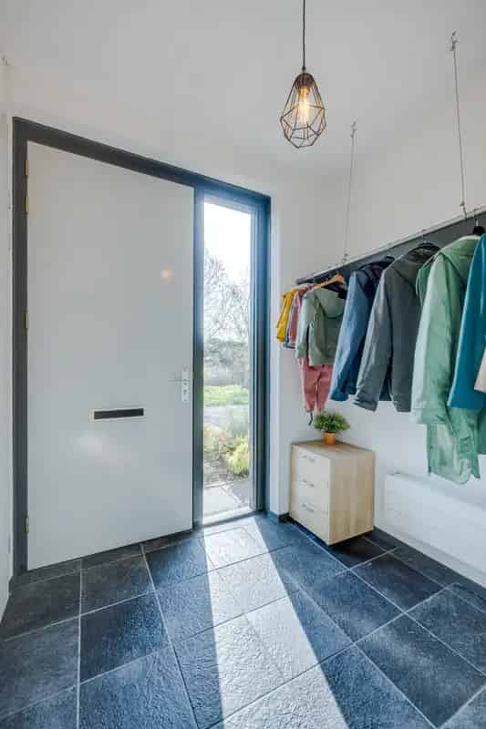 Ruime woning Poelgeest 3 slaapkamers tuin parkeerplaats