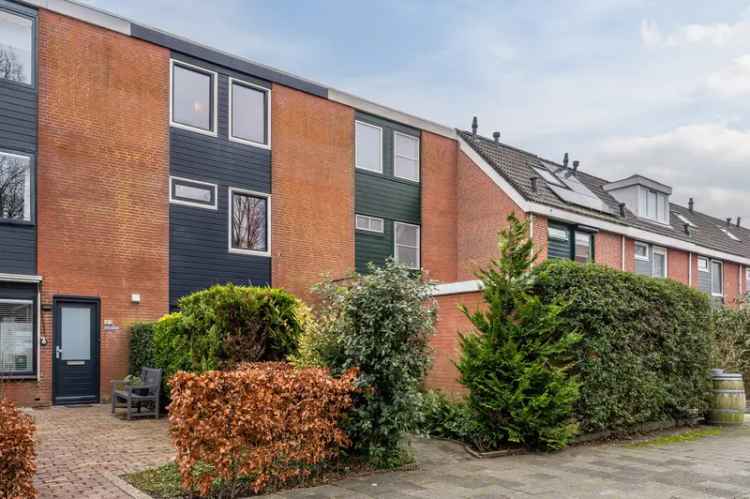 Eengezinswoning Te Koop in 121, Lindholm, Hoofddorp, Noord-Holland