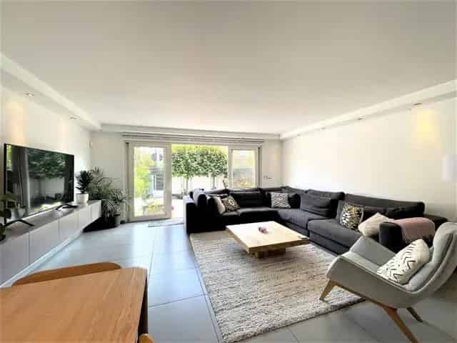 Hoekwoning Amstelveen 145m2 5 Kamers te huur