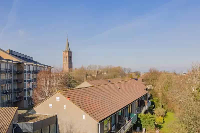 Appartement te koop Beverwijk: 3-kamer appartement met balkon en parkeerplaats