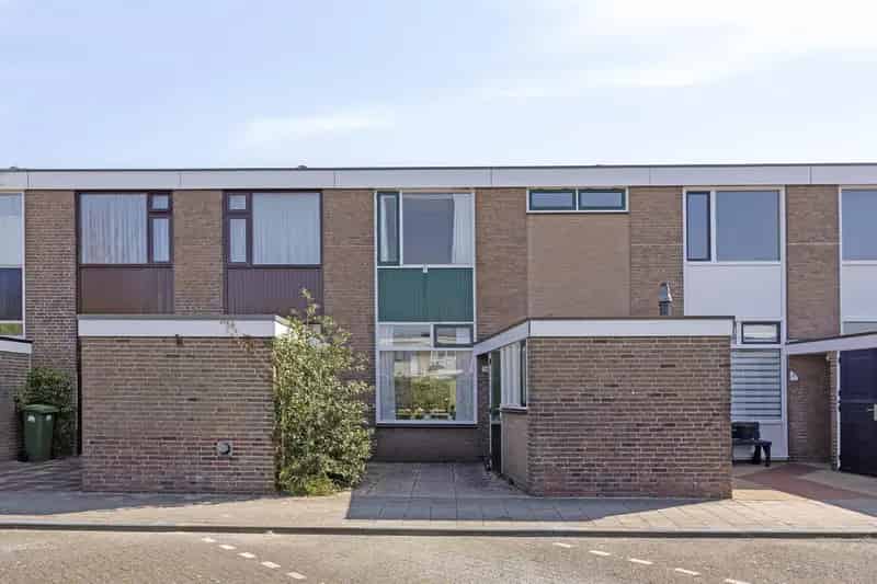 Tussenwoning Zierikzee Nabij Centrum 3 Slaapkamers Houten Tuinhuis