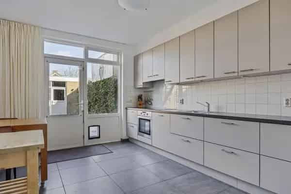 Ruime woning Kroeven met garage, 2 badkamers en zonnepanelen