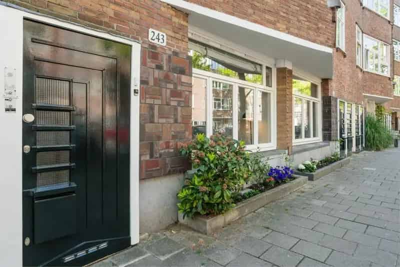 Benedenhuis met Tuin te Amsterdam De Baarsjes