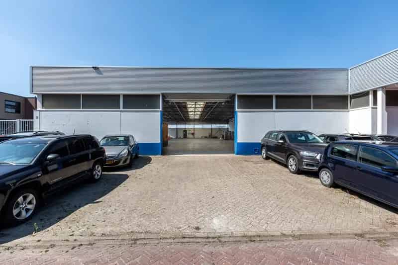 Bedrijfshal te Huur Leiderdorp 805m²