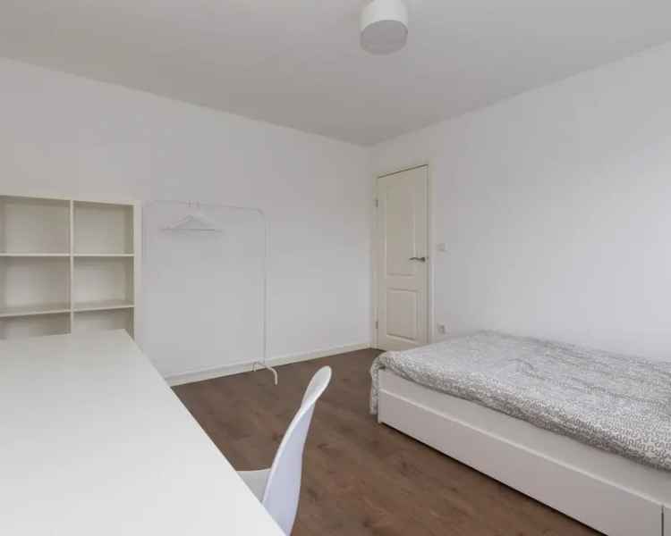Ruime Kamer Rotterdam Zuid Gerenoveerd Appartement