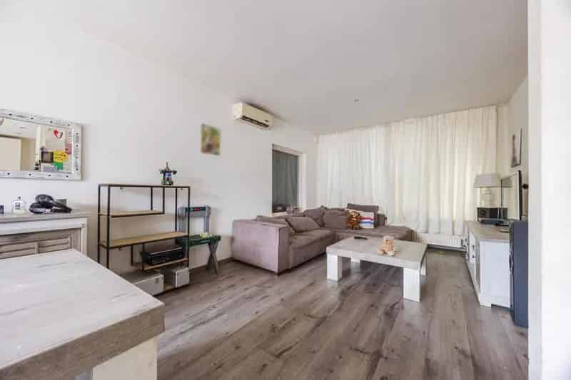 Huis te koop Nijmegen Neerbosch Oost 3 slaapkamers grote tuin