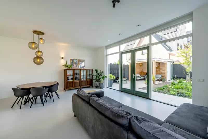 Luxe 2-onder-1-kap woning te koop Weespersluis