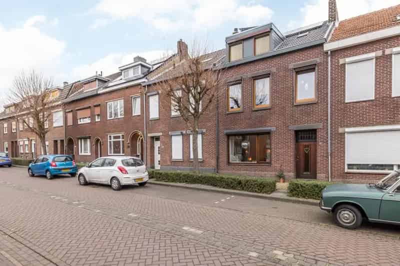 Sfeervolle Tussenwoning 4 5 Slaapkamers Ruime Tuin Kerkrade