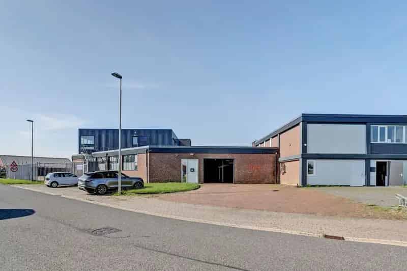 Bedrijfshal Leeuwarden 764m2 te Huur