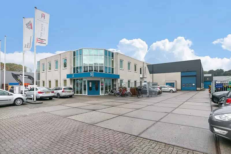 Bedrijfshal te Huur Heerde 4736m² 11 Kranen