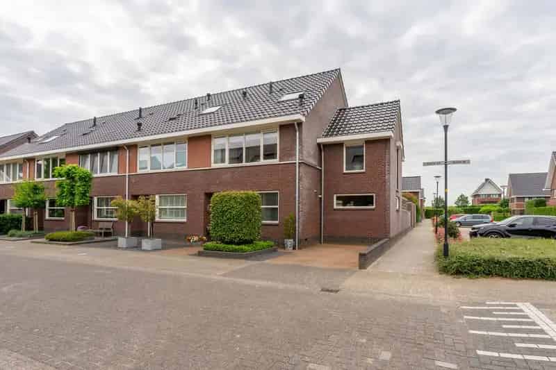 Royale Halfvrijstaande Woning Bemmel Nabij Natuur