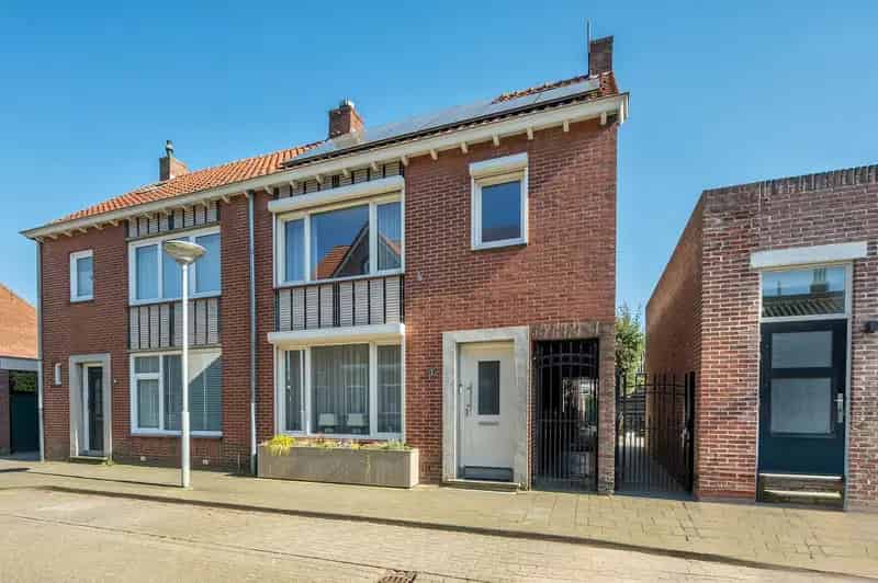 2 Onder 1 Kapwoning Blerick 4 slaapkamers Ruime Tuin