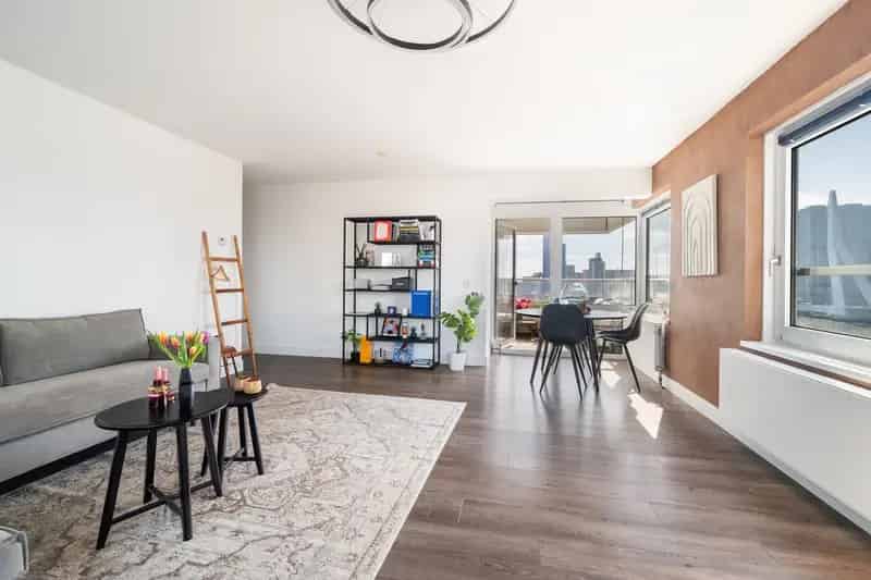 Appartement Rotterdam: Uitzicht Maas Erasmusbrug 74m2