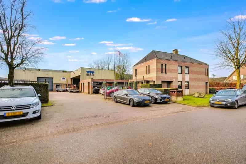 Bedrijfshal te Huur Udenhout 464m² Kantoor Opslag