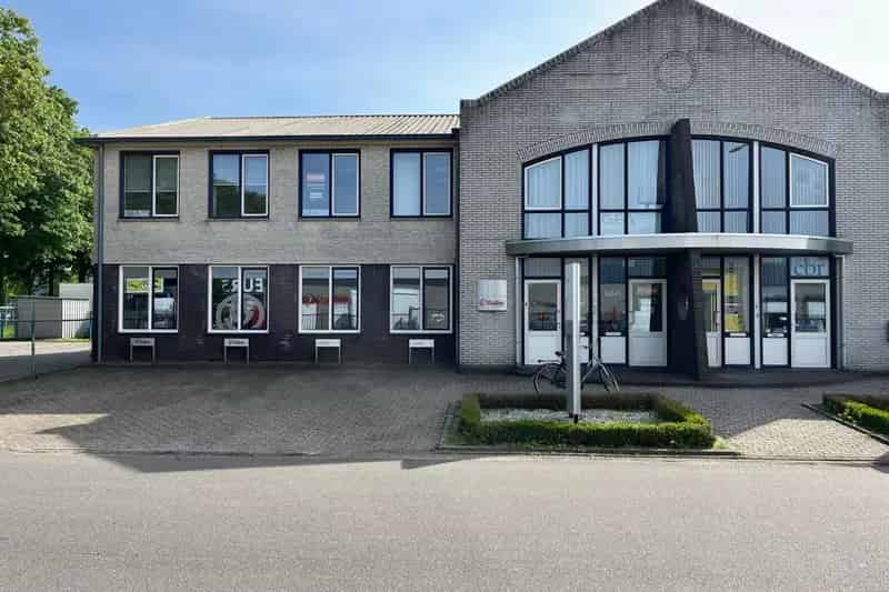 Kantoorruimte te huur Weert Risseweg 220m2
