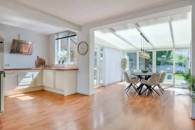 Huis te koop Tesselschadelaan Apeldoorn - Ruime hoekwoning met garage