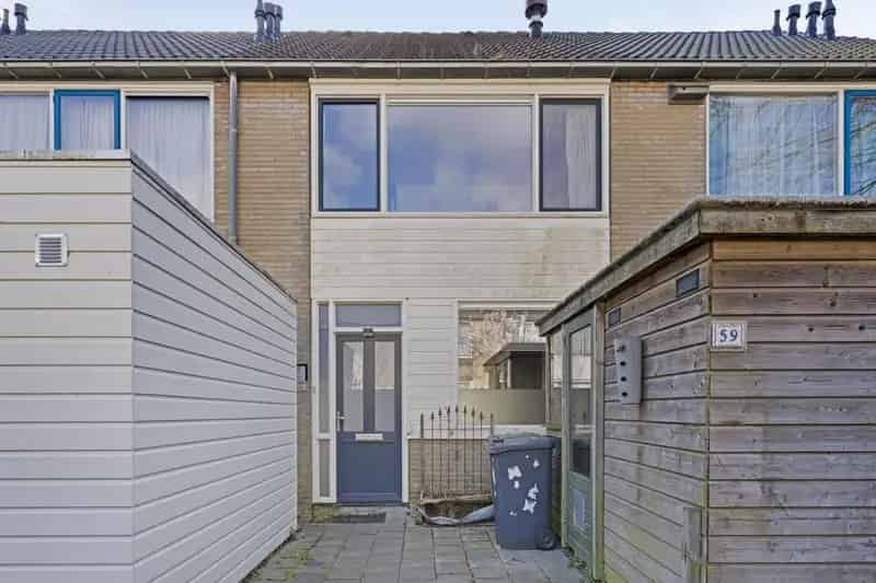 Ruime 4-kamer Tussenwoning met Zonnige Tuin